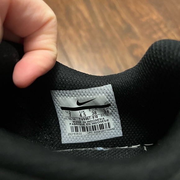 Nike runners - Picture 2 of 2